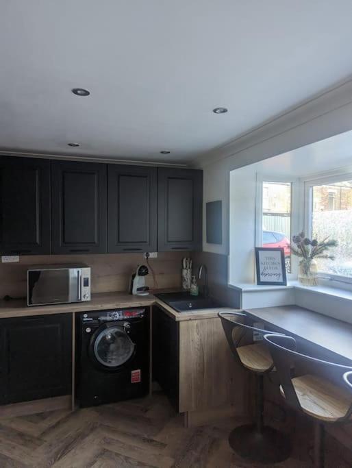 Cottage/Boutique Style - Free Parking & Wi-Fi Kingston upon Hull Exterior photo